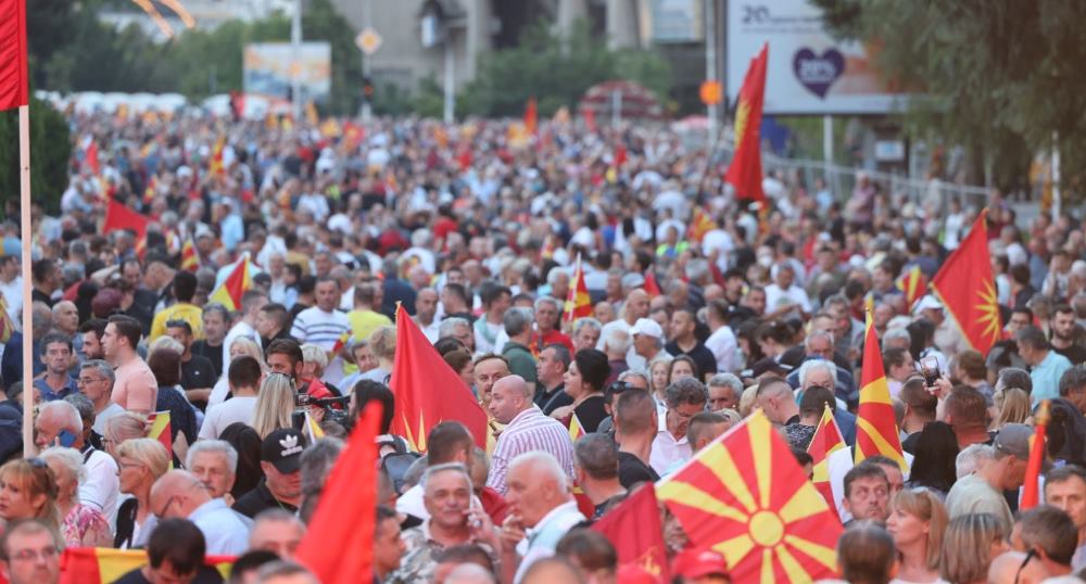 Protesta ne Maqedoni, qytetaret kunder propozimit francez per integrimin